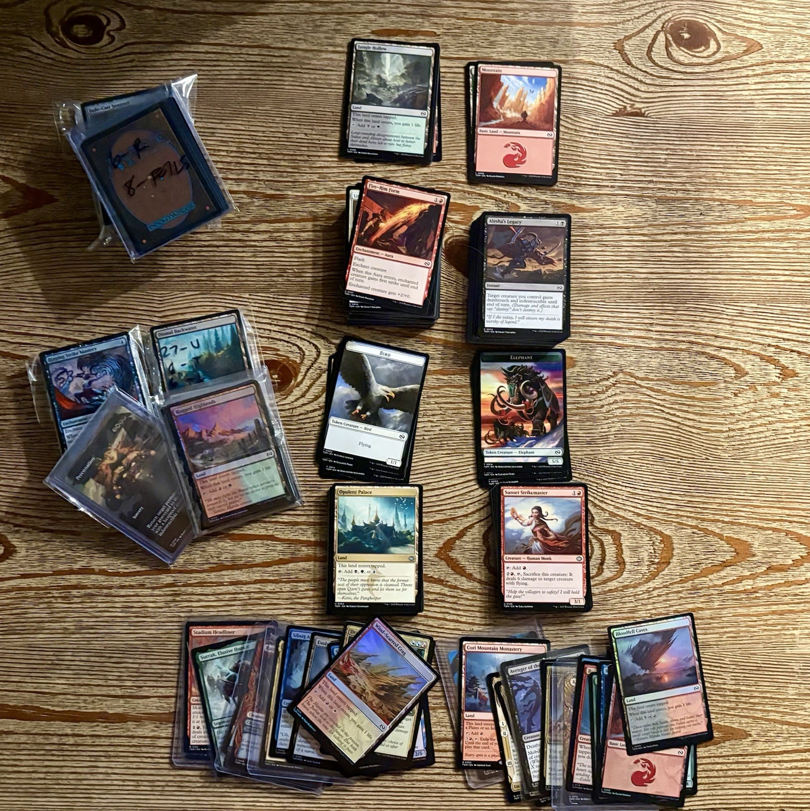 MTG Tarkir Dragonstorm Bulk. 100+ Cards. NM. Mythic/Foils/Showcase Guaranteed.