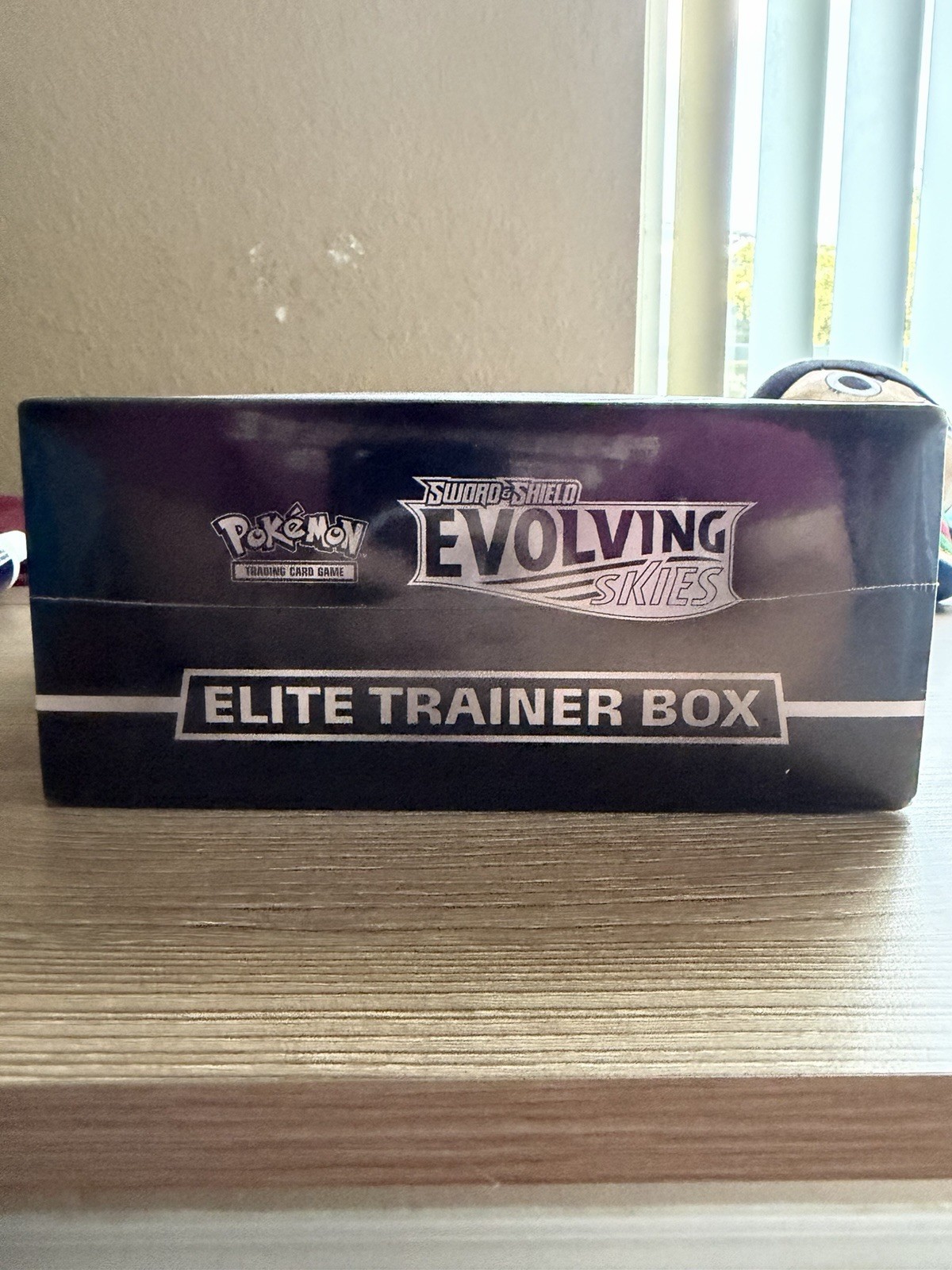 Pokemon Evolving Skies Elite Trainer Box very small Tear