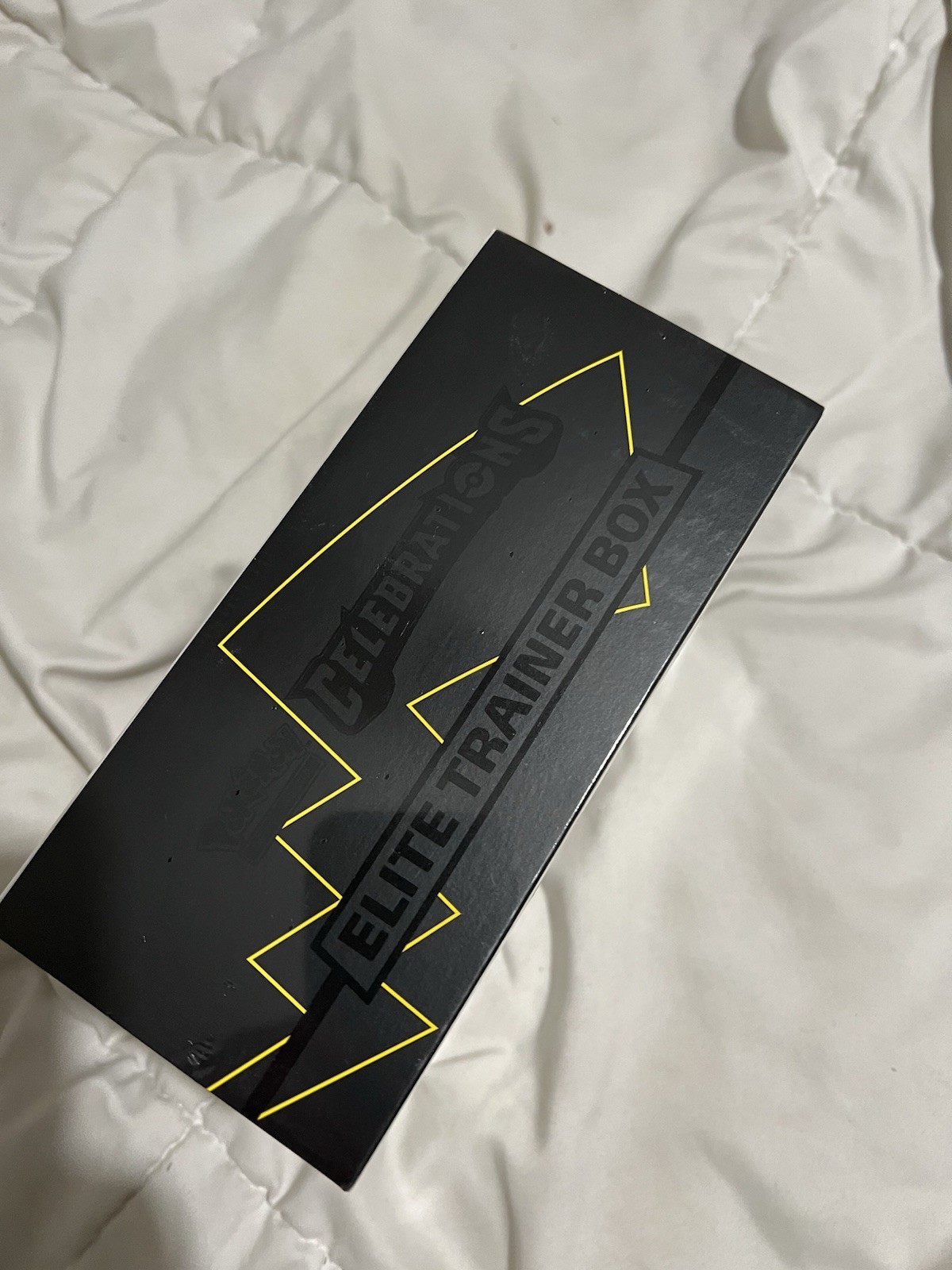 Pokémon TCG: 25th Anniversary Celebrations Elite Trainer Box (2021)