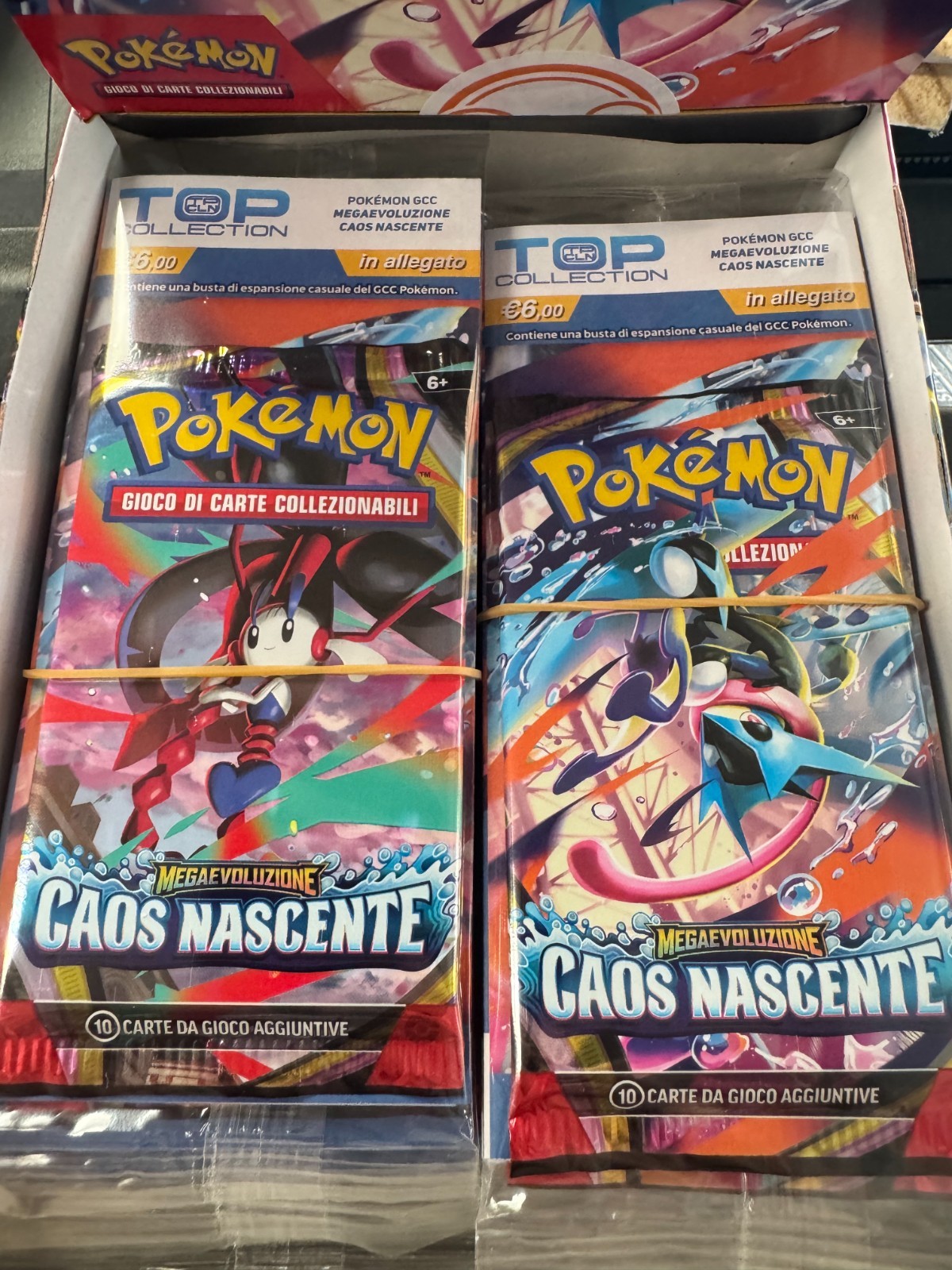 Pokemon Complete Box – 20 10 Card Bags – Rising Chaos (ITA) SEALED