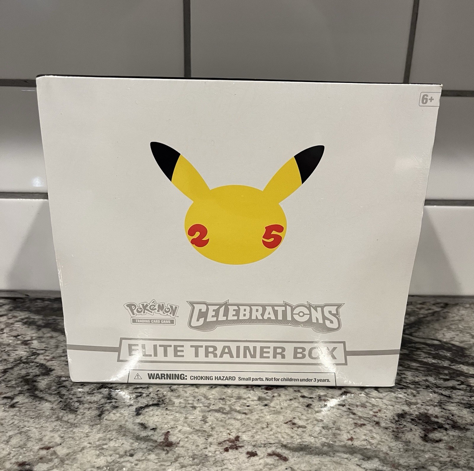Pokémon TCG: 25th Anniversary Celebrations Elite Trainer Box (2021)