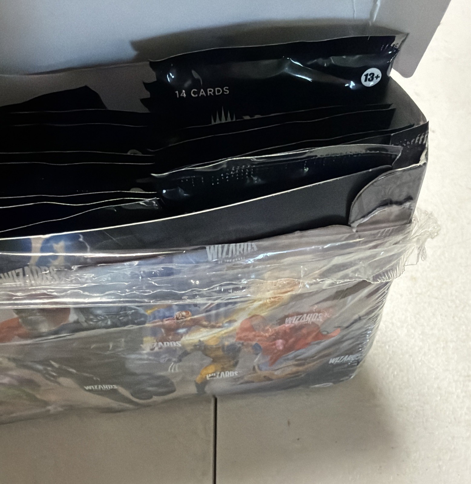 Magic:The Gathering Marvel Super Heroes Play Booster Box(29 Play Boosters) READ!