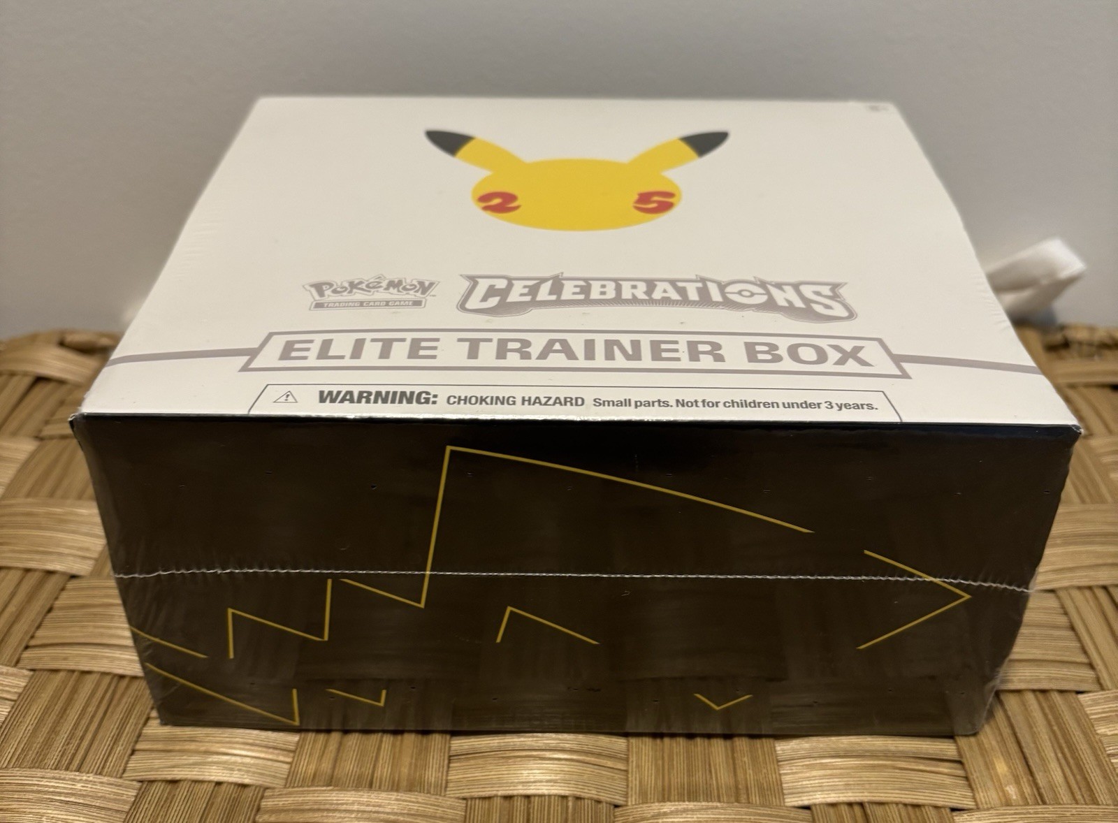 Pokémon TCG: 25th Anniversary Celebrations Elite Trainer Box (2021)
