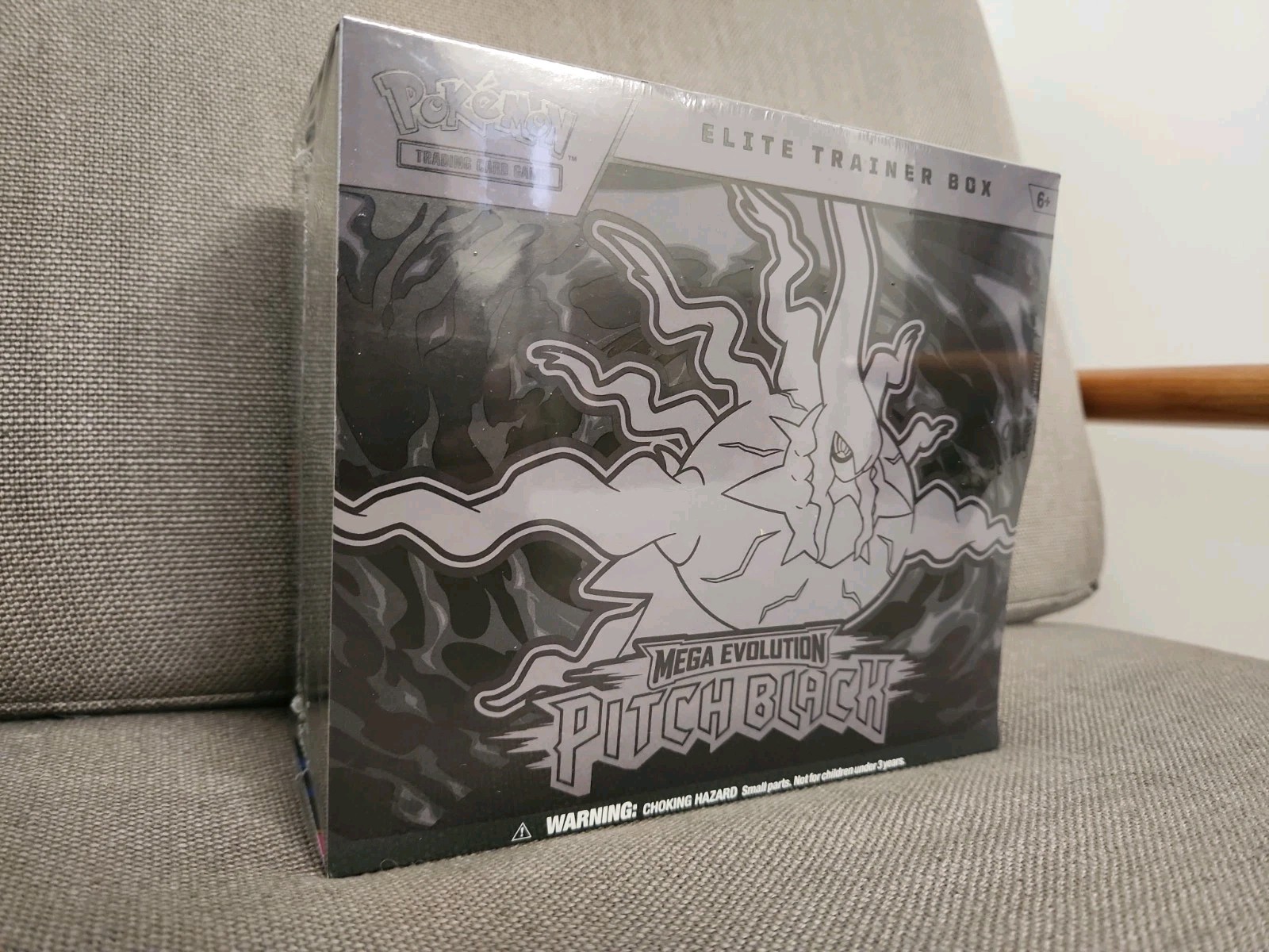 Pokémon Mega Evolution Pitch Black Elite Trainer Box ETB – New Sealed