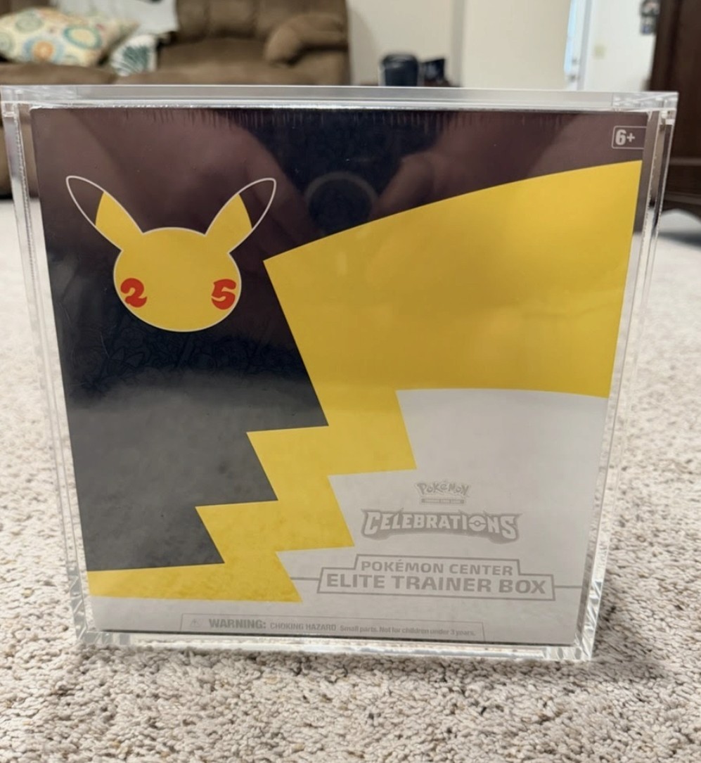 **ACRYLIC CASE**Pokemon Celebrations Pokemon Center ETB **Ships In 24hrs