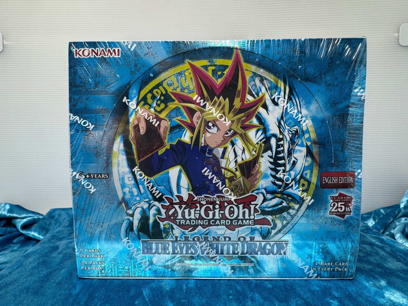 Yu-Gi-Oh! 25th Anniversary – Legend of Blue Eyes White Dragon Sealed Booster Box