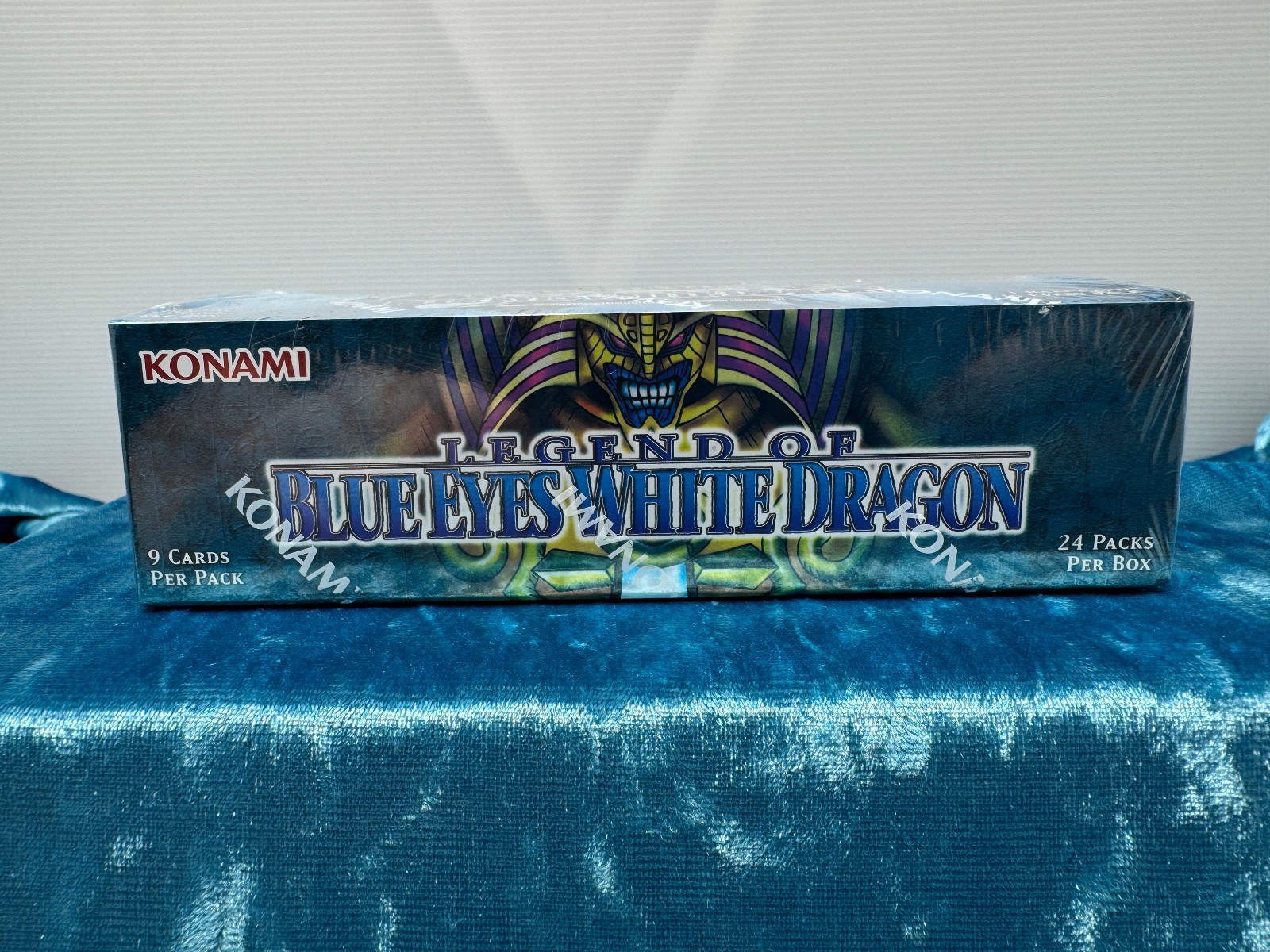 Yu-Gi-Oh! 25th Anniversary – Legend of Blue Eyes White Dragon Sealed Booster Box