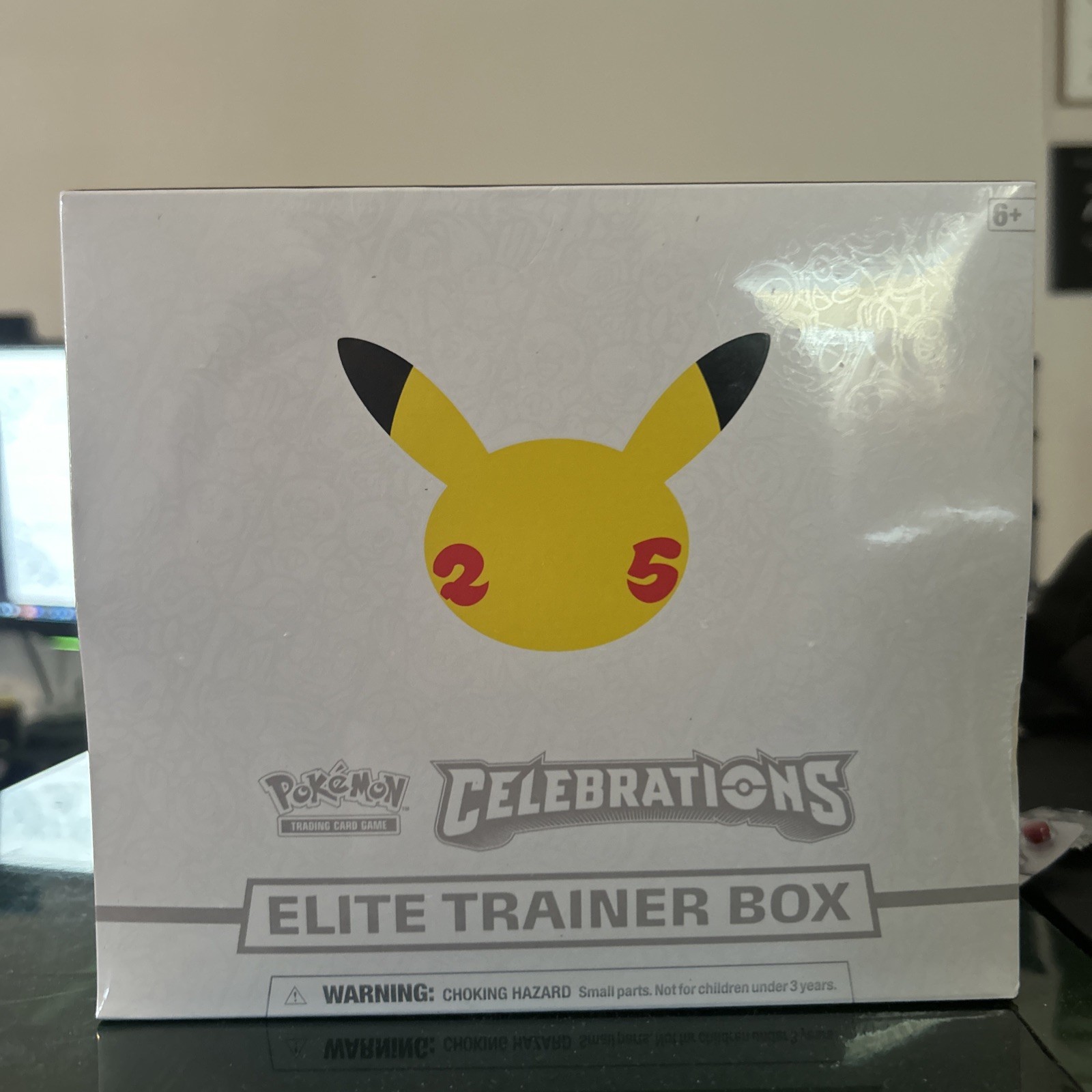 Pokémon TCG: 25th Anniversary Celebrations Elite Trainer Box (2021)
