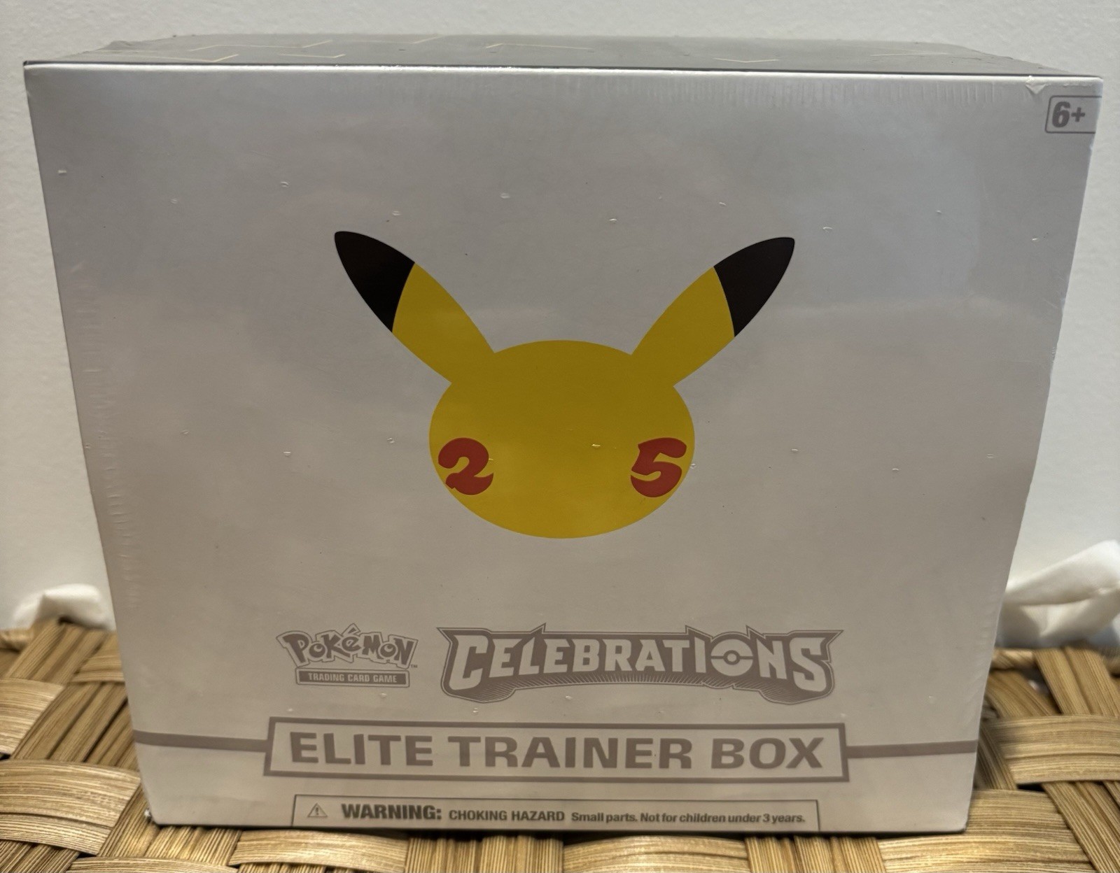 Pokémon TCG: 25th Anniversary Celebrations Elite Trainer Box (2021)