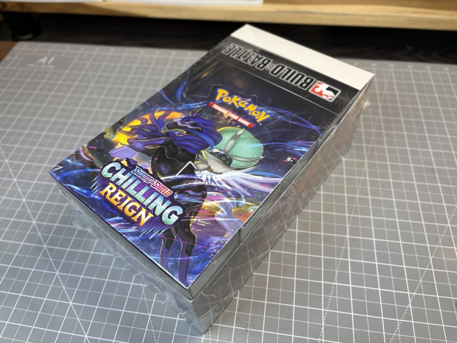 Pokemon TCG Chilling Reign Build & Battle Boxes Display