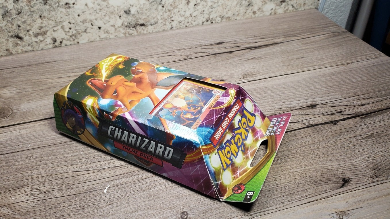 Pokemon Sword & Shield Vivid Voltage Charizard Theme Deck