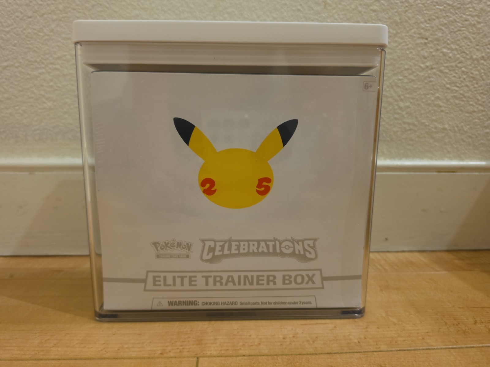 Pokémon TCG Celebrations Elite Trainer Box 25th Anniversary ETB Sealed NEW
