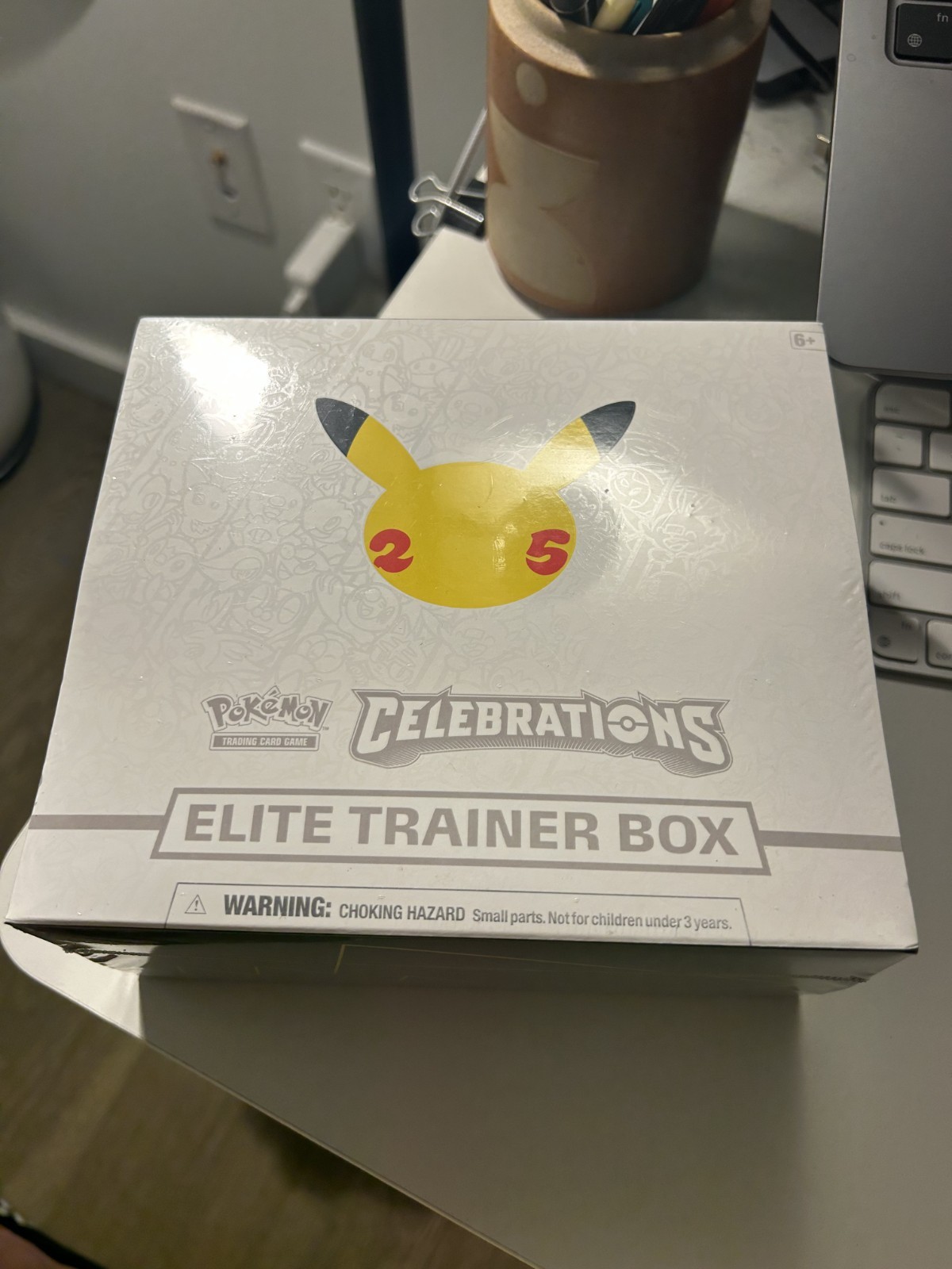 Pokémon TCG: 25th Anniversary Celebrations Elite Trainer Box (2021)