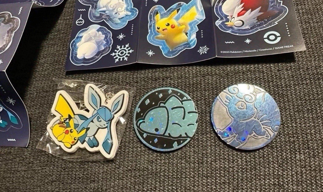 Pokemon TCG 2023 Holiday Advent Calendar Contents (Promos, Keychain, Stickers)