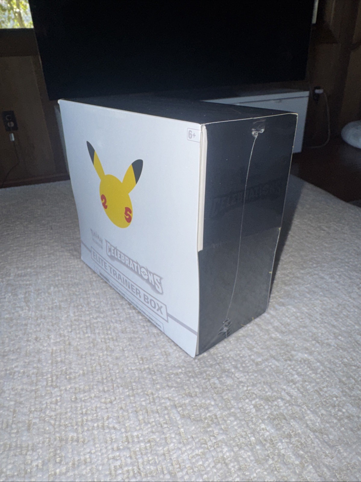 Pokémon TCG: 25th Anniversary Celebrations Elite Trainer Box (2021)
