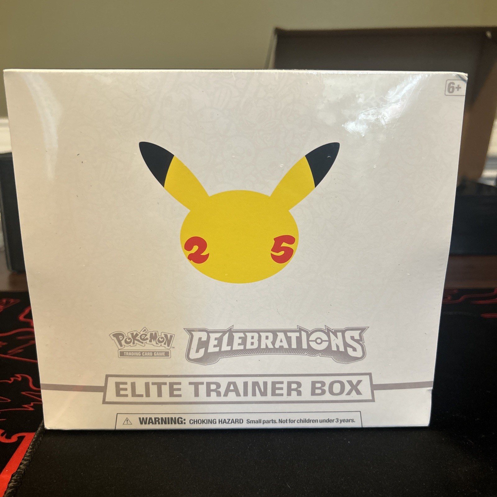 Pokémon TCG: 25th Anniversary Celebrations Elite Trainer Box (2021)