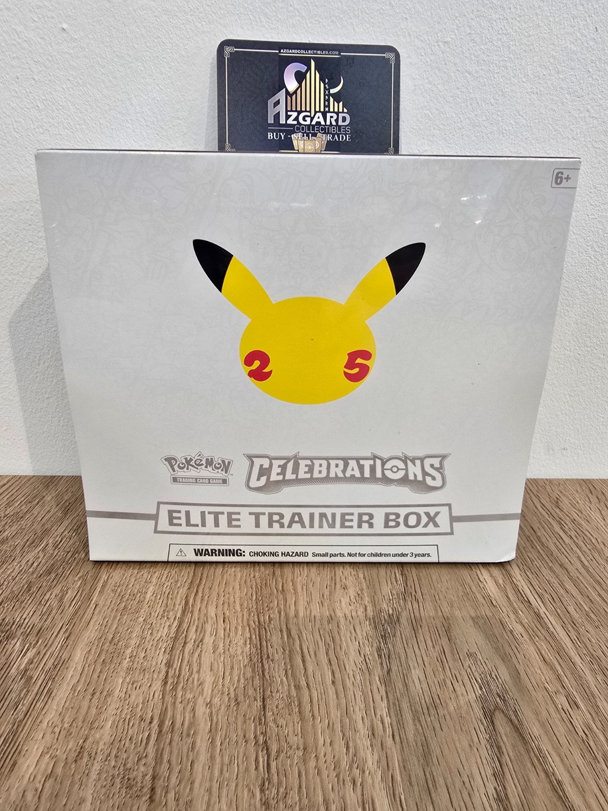 Pokemon TCG – Pokemon Celebrations Elite Trainer Box ETB – SEALED + Acrylic Case