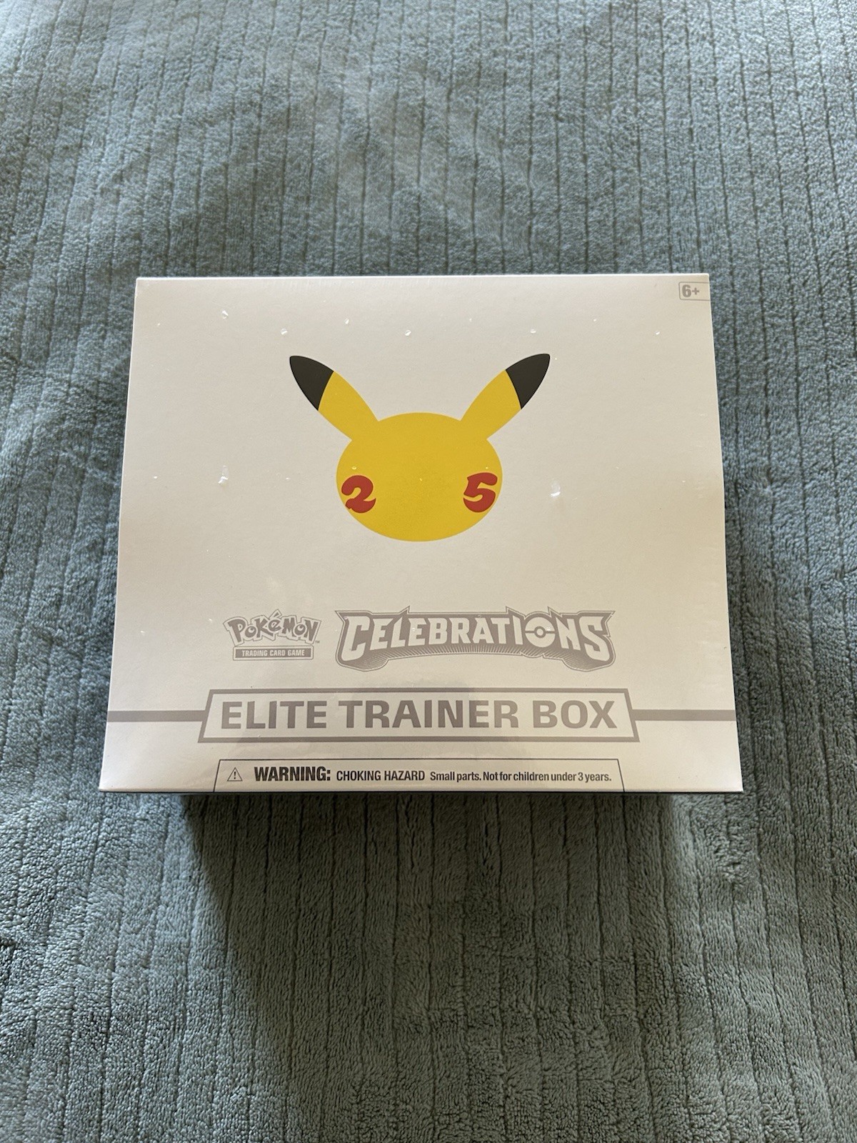 Pokémon TCG: 25th Anniversary Celebrations Elite Trainer Box (2021)