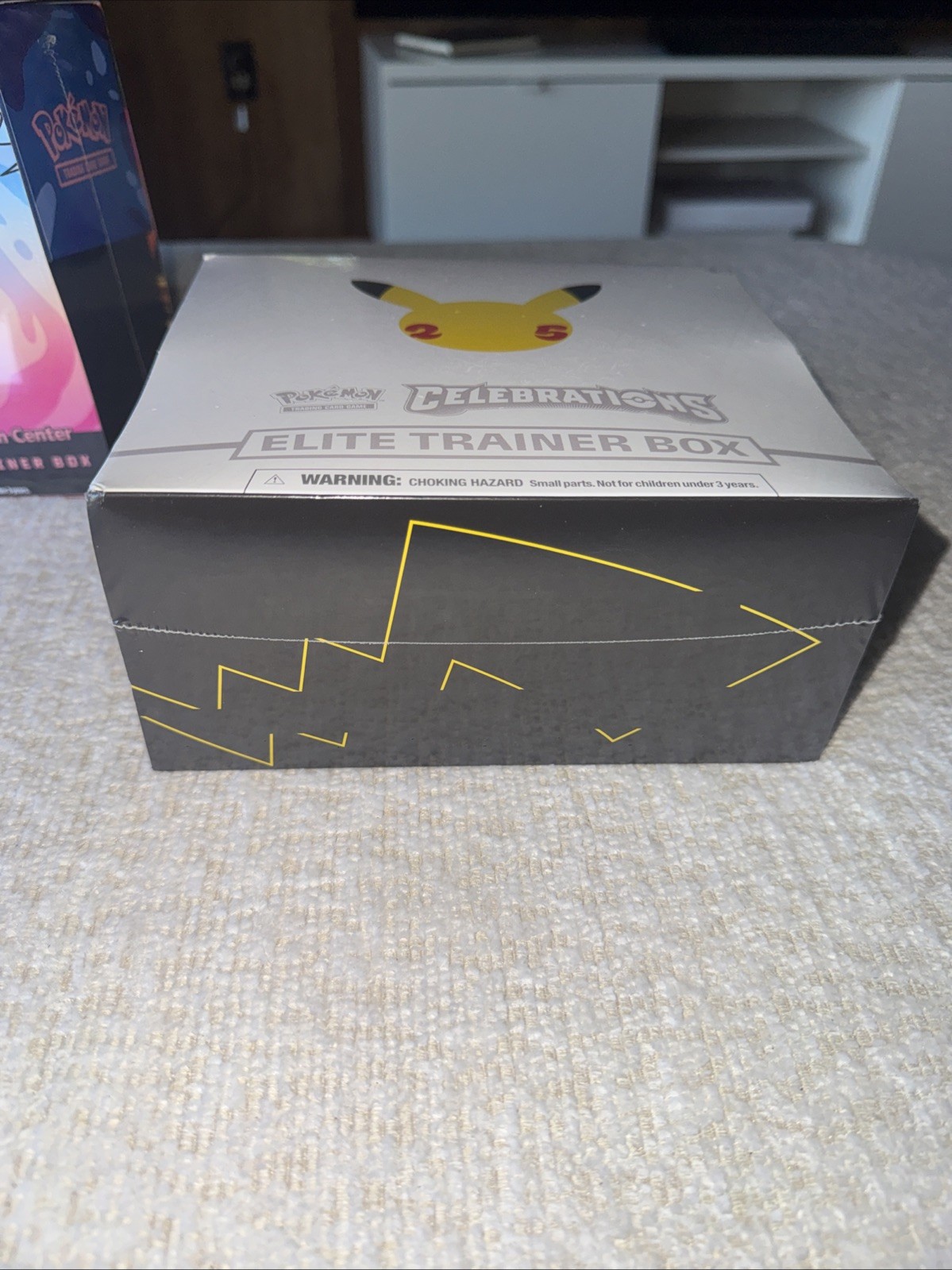 Pokémon TCG: 25th Anniversary Celebrations Elite Trainer Box (2021)